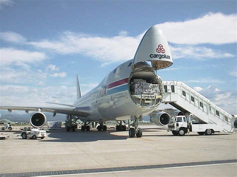 The Origin of the 747 Hump - HistoricWings.com :: A Magazine for Aviators, Pilots and Adventurers