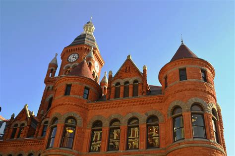 Travelin' Man: The Dallas County Courthouse