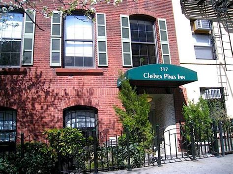 Chelsea Pines Inn, New York - Review by EuroCheapo