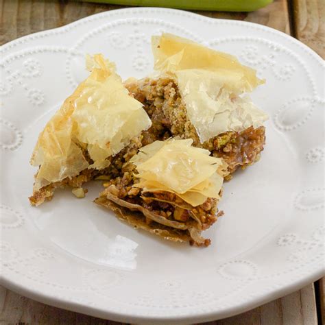 Baklava Recipe | Nuts and Phyllo Greek Dessert | Lemon & Olives ...