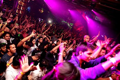 Best Bars & Night Clubs In Mumbai | A Listly List