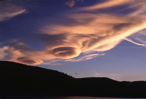 Lenticular Clouds - Rocky Mountain National Park (U.S. National Park ...