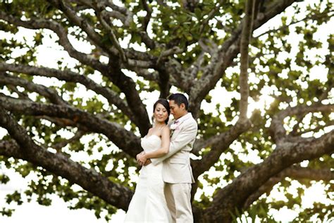 Pink Ombre Hawaii Destination Wedding | Junebug Weddings