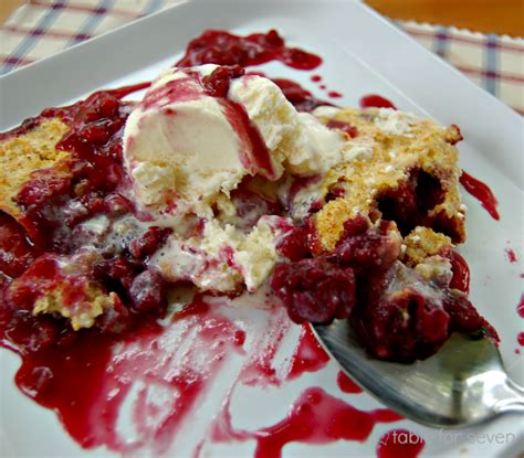 3-Ingredient Fruit Cobbler Dump Cake | FaveSouthernRecipes.com