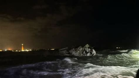 Coast Guard rescues Florida man from boat that nearly capsized amid ‘hazardous,’ stormy waters ...