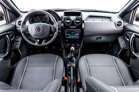 Renault Duster Oroch (Duster pick-up) interior launched in Brazil