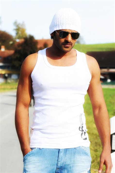 Online Movie Info: Prabhas-Darling-Stills.001