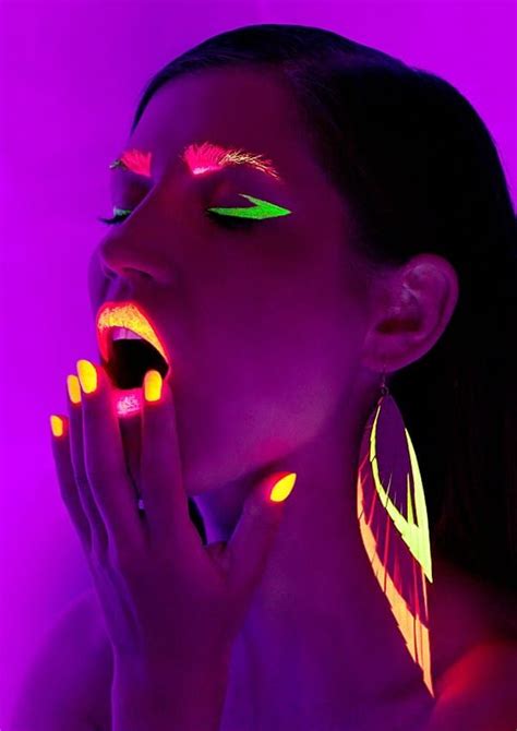 Neon lights by Nadine Schönfeld on 500px | Neon makeup, Rave makeup, Neon glow