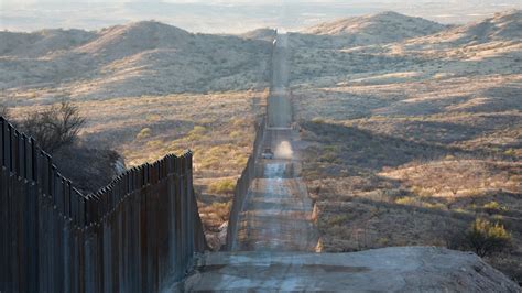 Congressional watchdog says U.S.-Mexico border wall construction caused ...