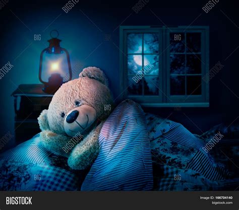 Teddy Bear Bed. Sleep Image & Photo (Free Trial) | Bigstock