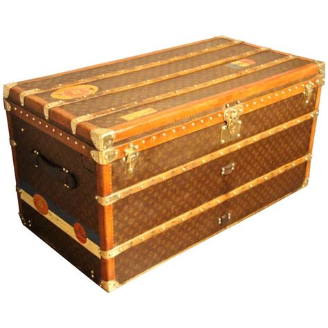 Louis Vuitton Furniture: Trunks, Luggage & More - 209 For Sale at 1stdibs