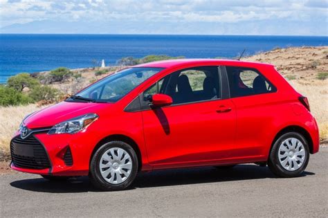 2016 Toyota Yaris Pictures - 39 Photos | Edmunds