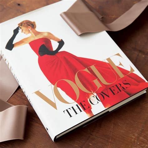 Vogue: The Covers | Fashionistas style, Fashion books, Best coffee table books