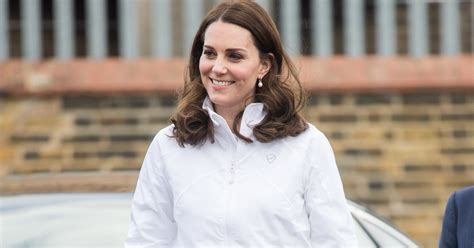 Kate Middleton Wearing Pearl Earrings | POPSUGAR Fashion UK