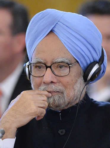 Manmohan Singh donates 3,500 books to Panjab University : The Tribune India