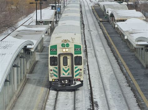 Burlington: GO Transit 230 Cab Car On Point Of An Westboun… | Flickr