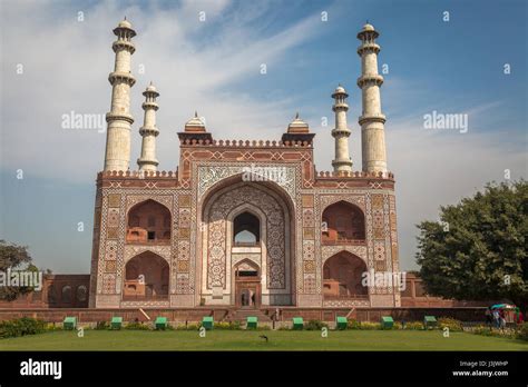 Entrance gateway to the tomb of Akbar at Sikandra, Agra - A classic ...