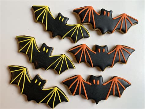 Halloween Bat Sugar Cookies | Halloween cookies decorated, Halloween cookies, Halloween sugar ...