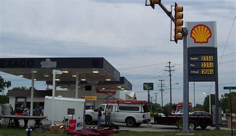 File:Shell Gas Station.jpg