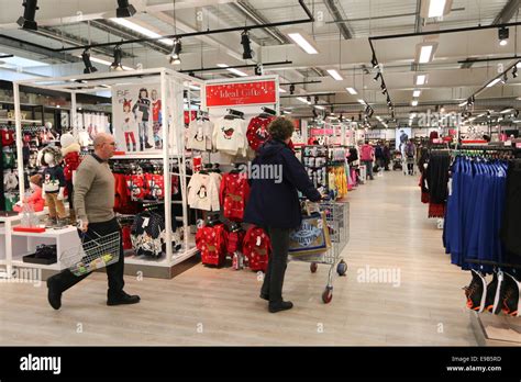 TESCO SUPERMARKET IN BAR HILL CAMBRIDGE Stock Photo - Alamy