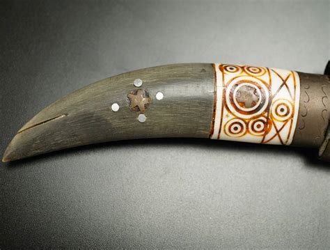 Vintage Eskimo Inlaid Knife – Home & Away Gallery