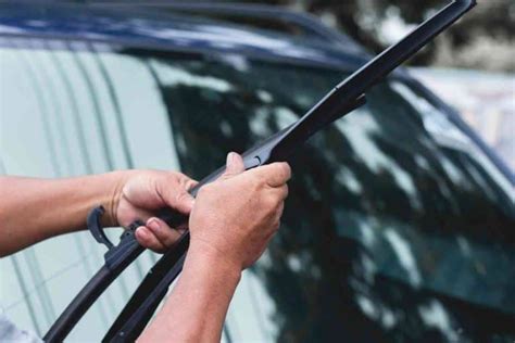 How To Remove Bosch Wiper Blades (3 Easy Steps)