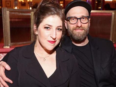 Here's How Mayim Bialik Met Her Boyfriend, Jonathan Cohen