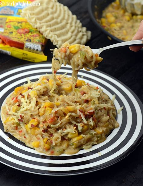 cheesy Maggi recipe | Indian chilli cheese Maggi | street style cheese ...