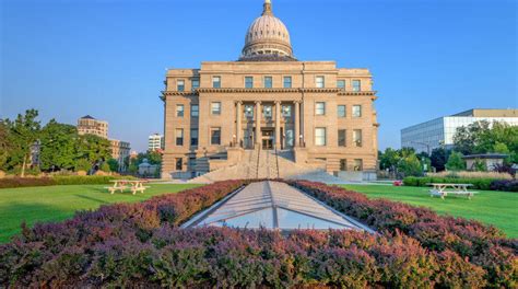 Exploring the Best of Boise: Idaho State Capitol