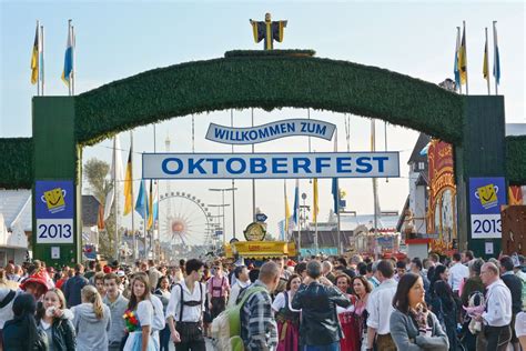 German Culture: Facts, Customs and Traditions | Oktoberfest germany ...