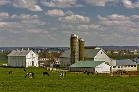 Lancaster Pennsylvania Farms Photograph by Susan Candelario