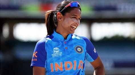 Harmanpreet Kaur: India rejoices as Indian captain named Wisden's Cricketer of the Year - BBC News