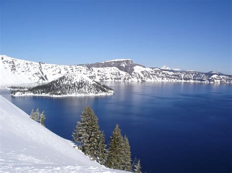 File:Crater Lake in winter.jpg