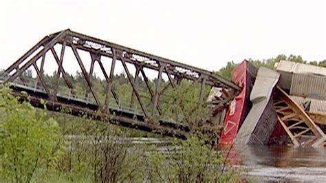 Bridge Collapse Causes Train Derailment | CTV News