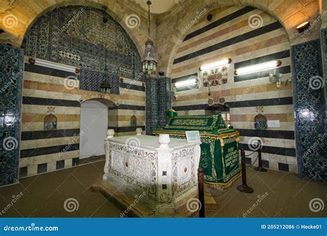 Tomb of Sultan Saladin in Damascus Editorial Photo - Image of culture ...