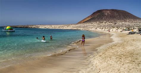 La Graciosa Island (Lanzarote) – ferry + beaches + tips