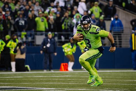 Photos: Seahawks, Sea Gals and fans go "Action Green" for Color Rush ...