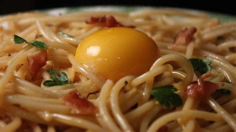 The 99 Cent Chef: Spaghetti alla Carbonara with Bacon Bits - VIDEO