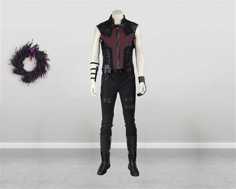 Arriba 65+ imagen hawkeye outfit - Abzlocal.mx