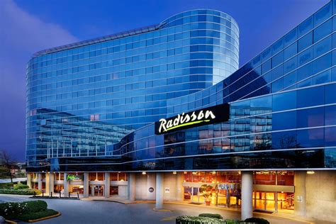 CYBERTASTIC TUESDAY - 20,000 Bonus Points for a 2-Night Radisson Stay ...