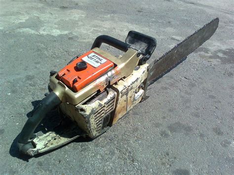 Stihl 051AV Chainsaw with Blades