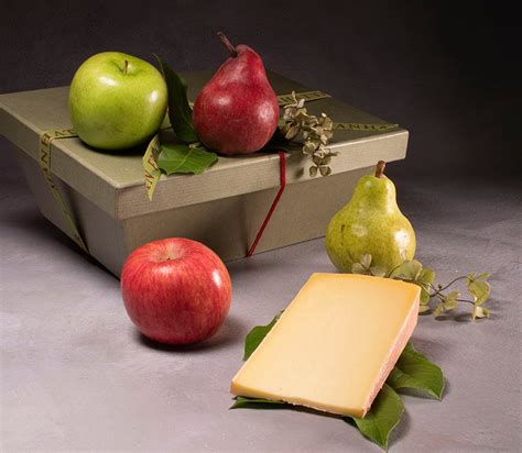 Small Organic Cheese Basket – Manhattan Fruitier