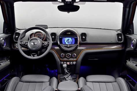 The new MINI Countryman. Interior. (10/2016)