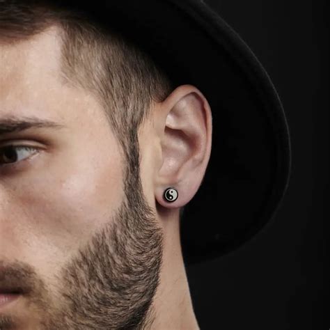 Men’s Magnetic Earrings – The Streets | Fashion and Music