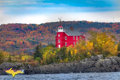 Marquette Harbor Lighthouse Autumn Colors -7210 – Seward's Wood-n-Crafts/Michigan Photography ...