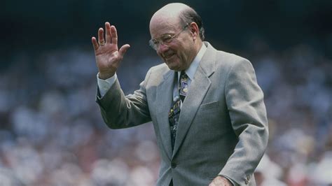 Joe Garagiola, Baseball Player Turned Hall of Fame Broadcaster, Dies at ...