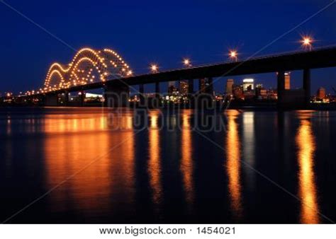 Memphis Bridge Over Image & Photo (Free Trial) | Bigstock