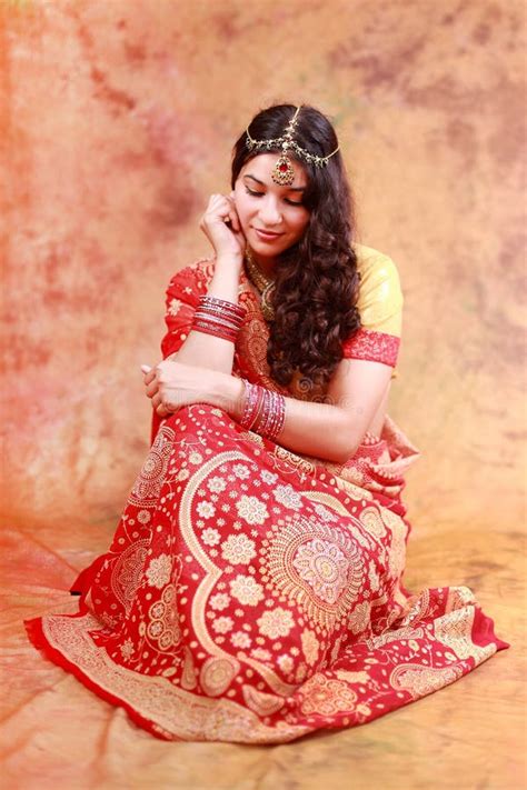 Beautiful Indian Girl in Traditional Dress Stock Image - Image of traditional, flowing: 78515319