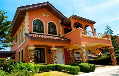 Homes and Land Philippines : Italian-style homes at Ponticelli