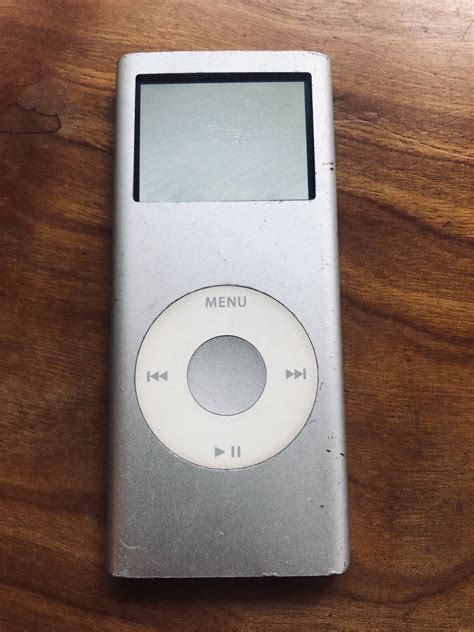 iPod Nano 2nd Generation Silver 4GB. .Apple MA426LL 885909136247 | eBay